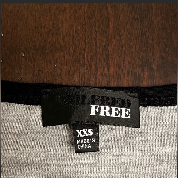 Aritzia WillFred Free three-quarter length sleeve baseball t-shirt - Picture 2 of 5